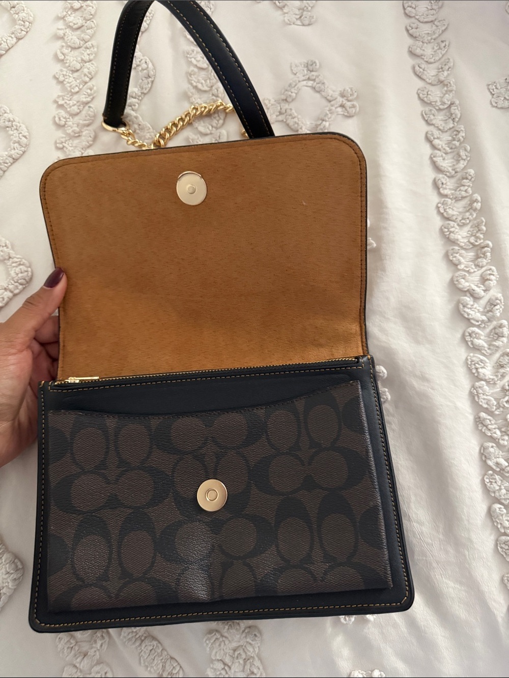 Coach Two-Tone Signature Crossbody Bag - Beige & Black - Picture 4 of 4